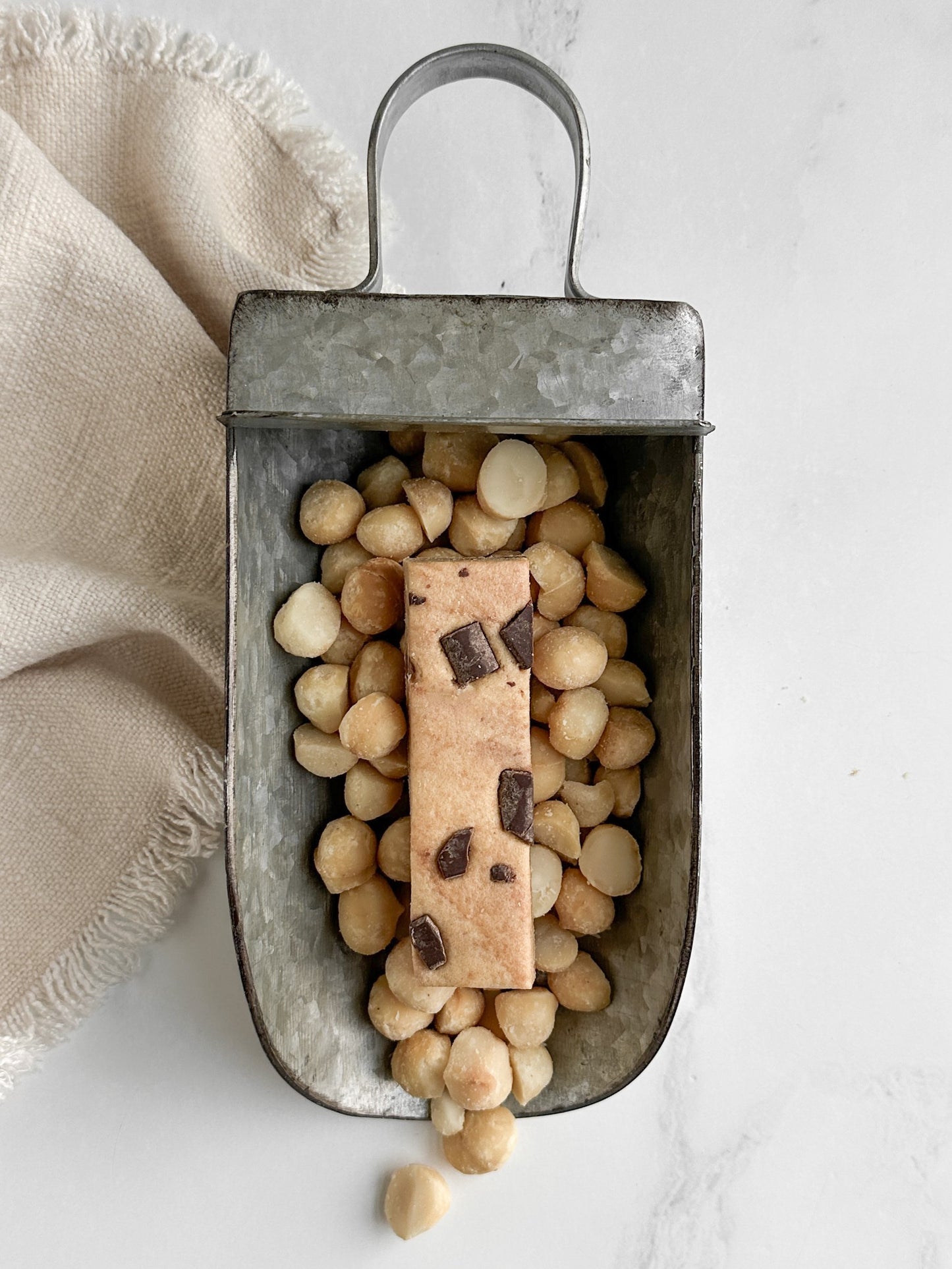 Seed Oil Free Chocolate Macadamia Protein Bar